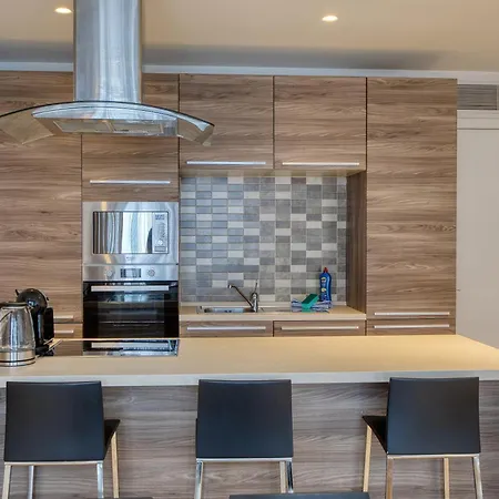 Apartmán Beautiful 2 Bedroom With Balcony In Centre