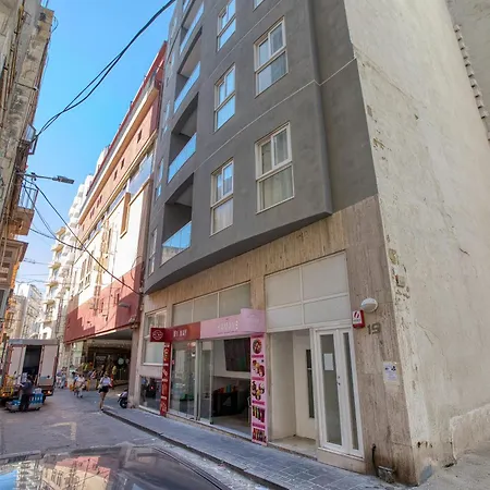 Beautiful 2 Bedroom With Balcony In Centre Apartmán Sliema